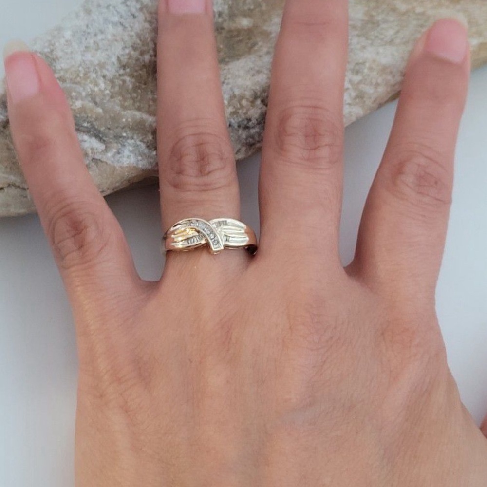 10k Solid Gold Ring Size 7.75 - image 6